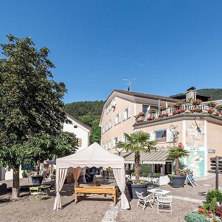 Hotel Weisse Lilie - B&B Rio di Pusteria Dış mekan fotoğraf