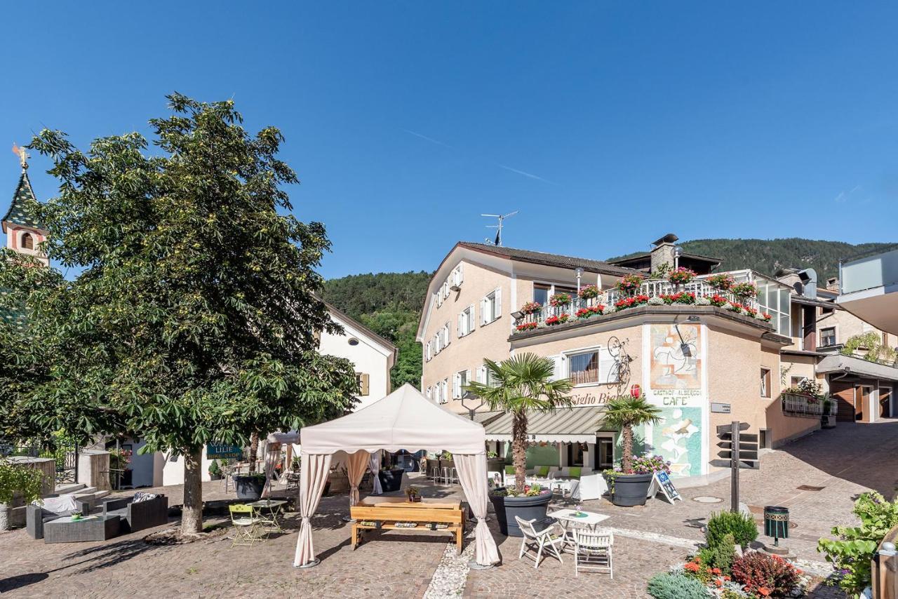 Hotel Weisse Lilie - B&B Rio di Pusteria Dış mekan fotoğraf