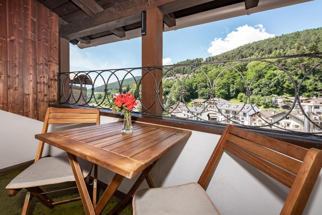 Hotel Weisse Lilie - B&B Rio di Pusteria Dış mekan fotoğraf