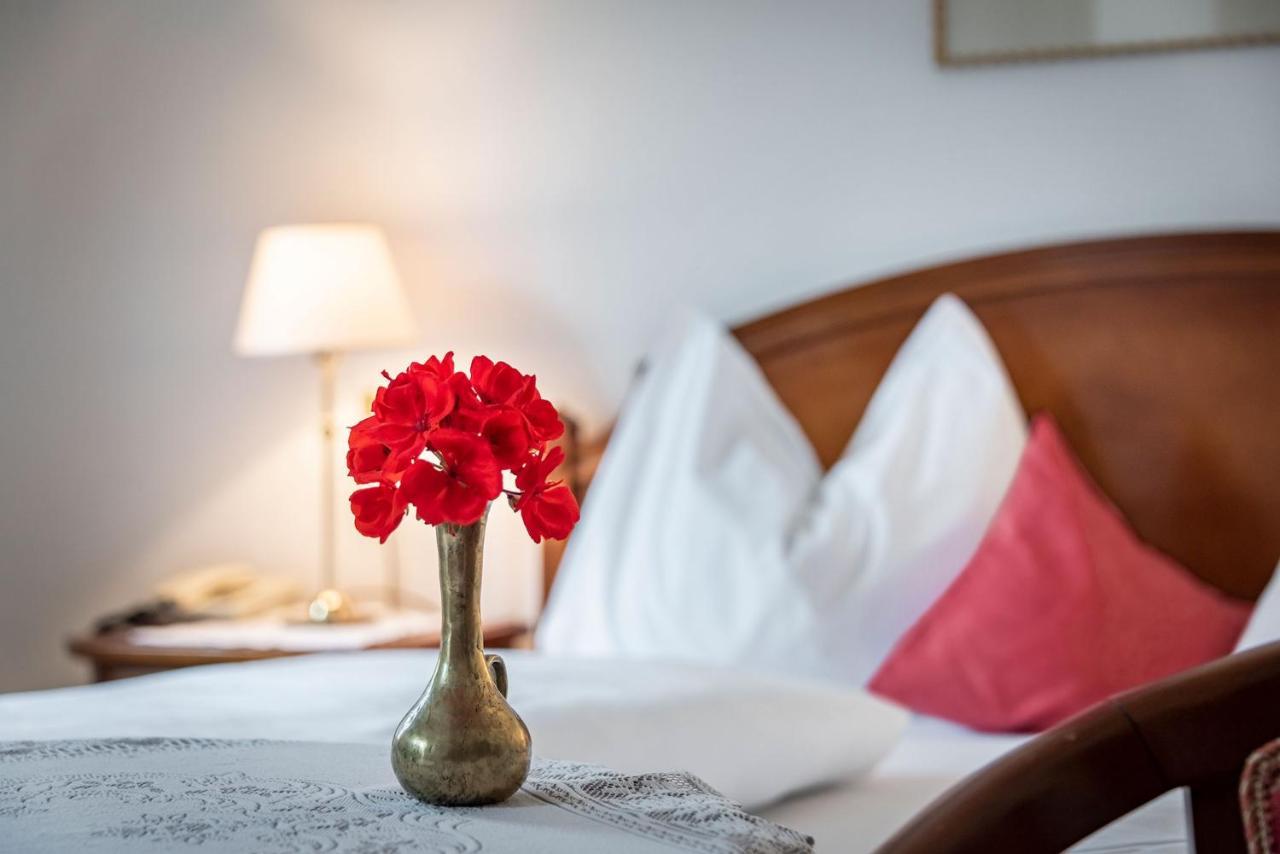 Hotel Weisse Lilie - B&B Rio di Pusteria Dış mekan fotoğraf