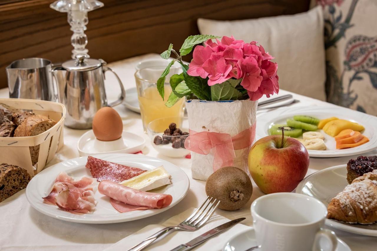 Hotel Weisse Lilie - B&B Rio di Pusteria Dış mekan fotoğraf