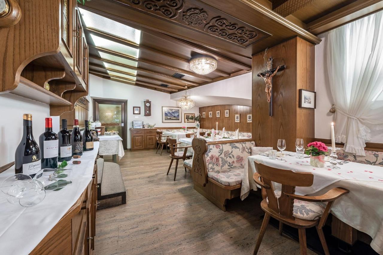 Hotel Weisse Lilie - B&B Rio di Pusteria Dış mekan fotoğraf