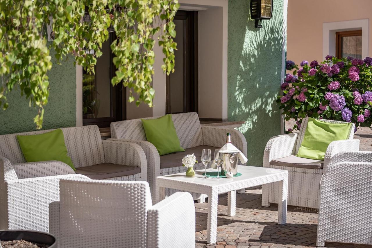Hotel Weisse Lilie - B&B Rio di Pusteria Dış mekan fotoğraf