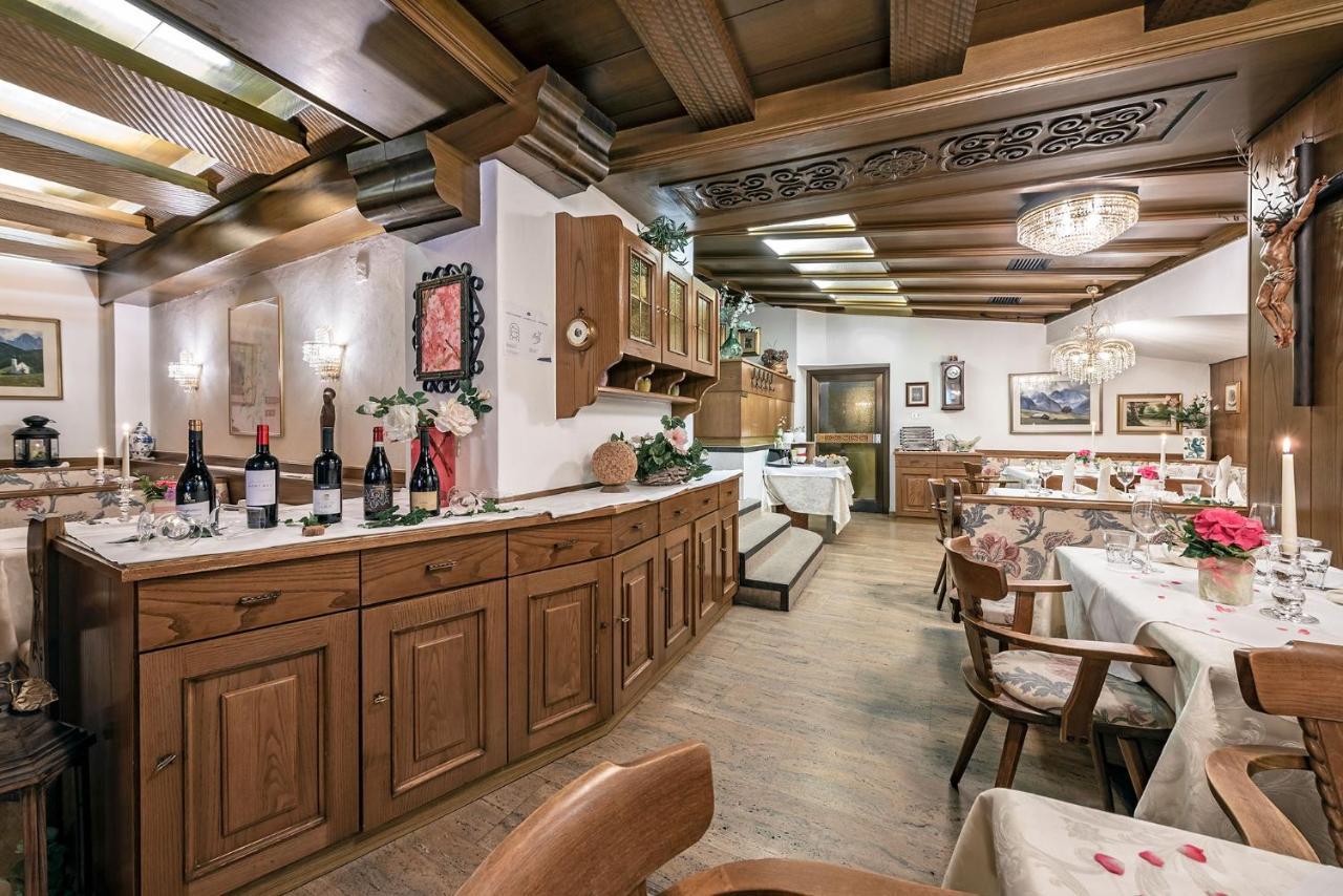 Hotel Weisse Lilie - B&B Rio di Pusteria Dış mekan fotoğraf