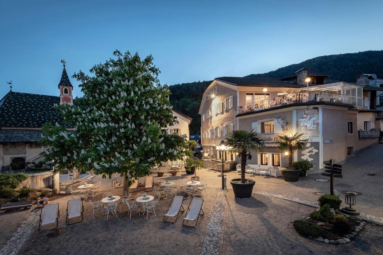 Hotel Weisse Lilie - B&B Rio di Pusteria Dış mekan fotoğraf